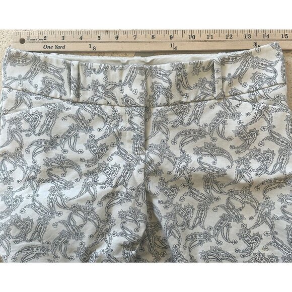 The‎ Limited Women's Size 2 Chino Shorts Paisley Print White Black Flat Front - Picture 6 of 6